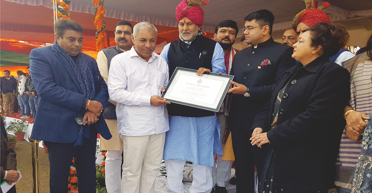 आदरणीय श्री राम बिलास शर्मा जी (हरियाणा राज्य के शिक्षा मंत्री), श्री विनय प्रताप सिंह जी IAS (DC गुरुग्राम)